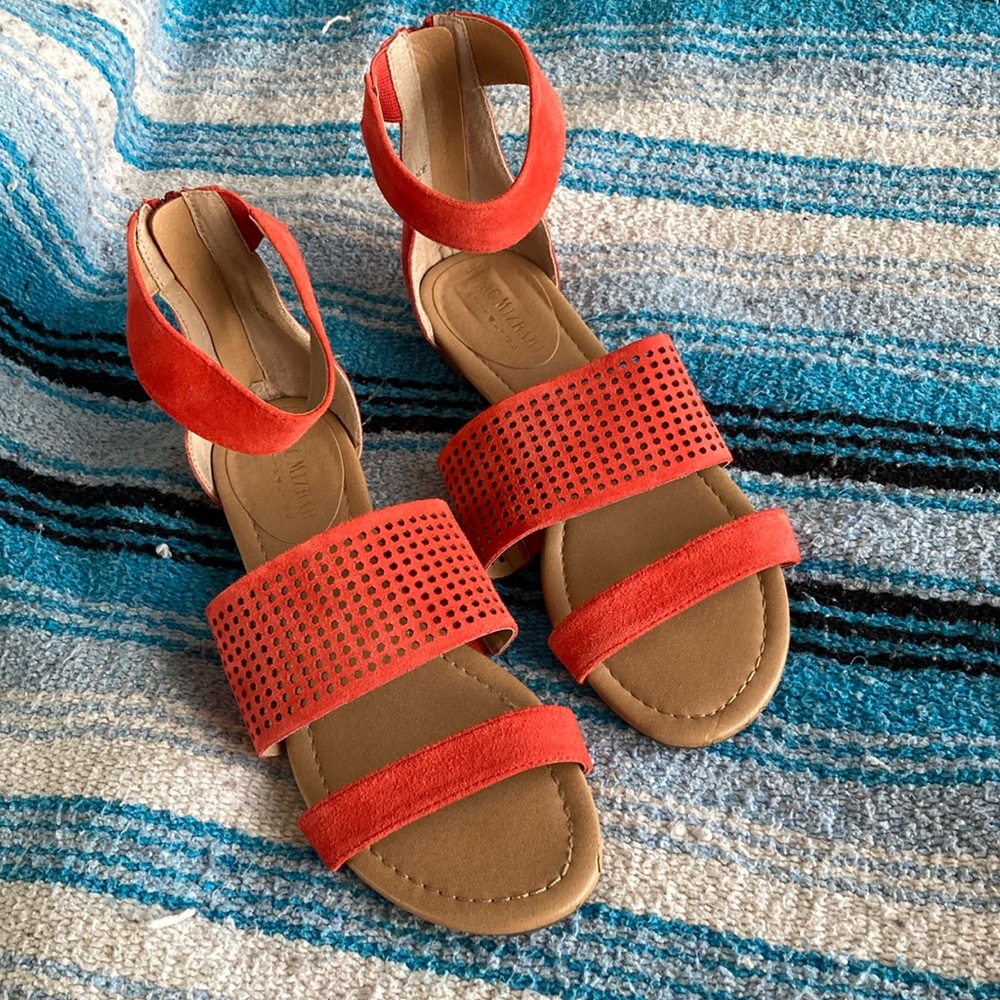 Isaac Mizrahi Coral sandals